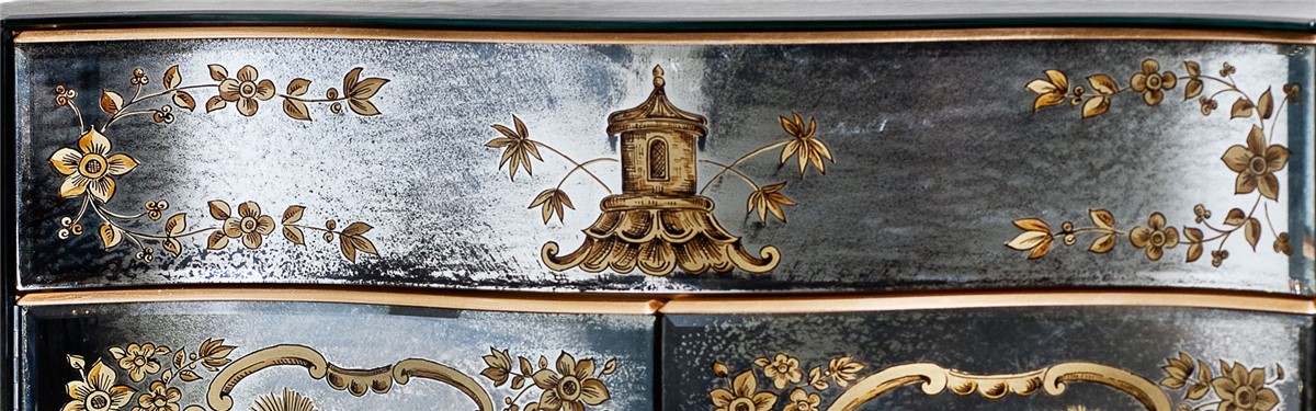 Arte Veneziana Garçonnette Curved Nightstand