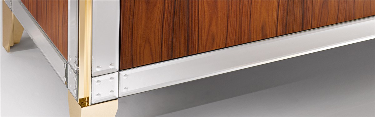 Arte Veneziana Klondike Art Déco Chest of Drawers