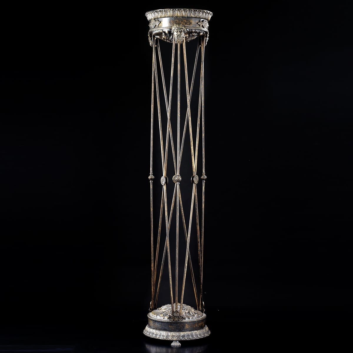 Badari / Floor Lamps / Heritage