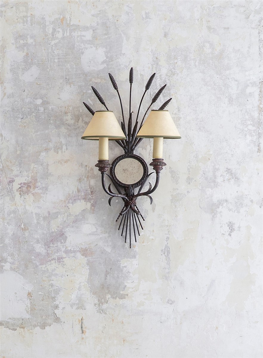 Devon wall light
