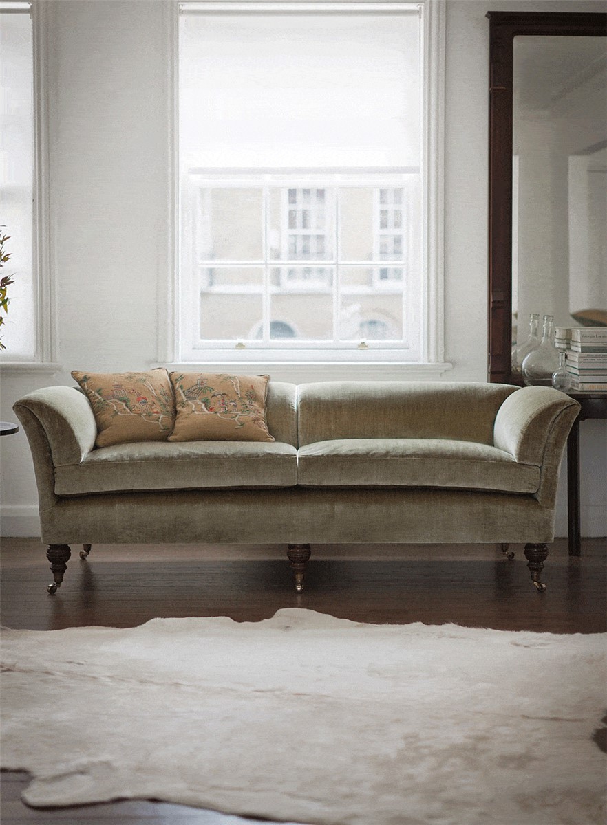 Pompadour low back sofa