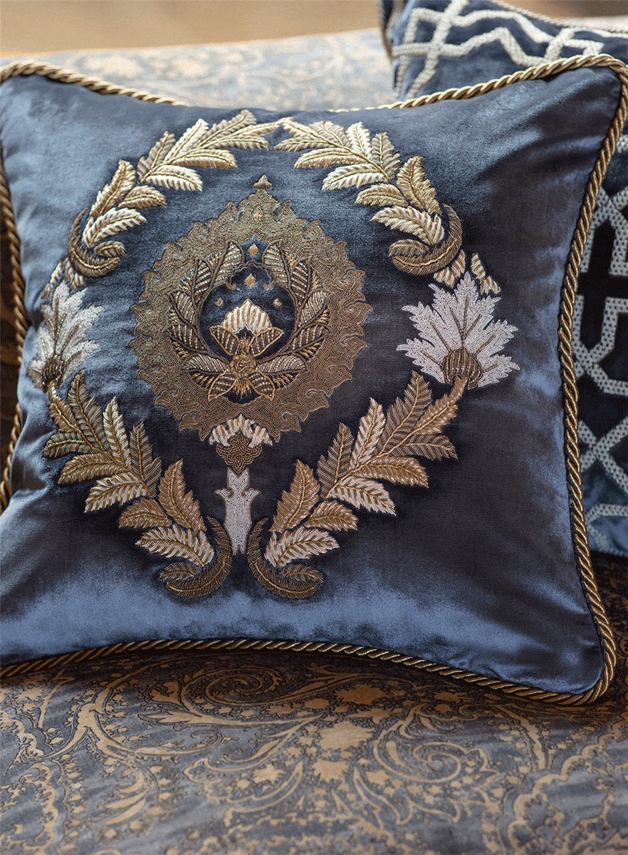 Rossini cushion