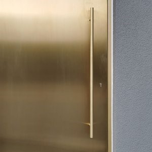 Runder Stoßgriff abgestimmt auf Edelstahl PVD Oberfläche