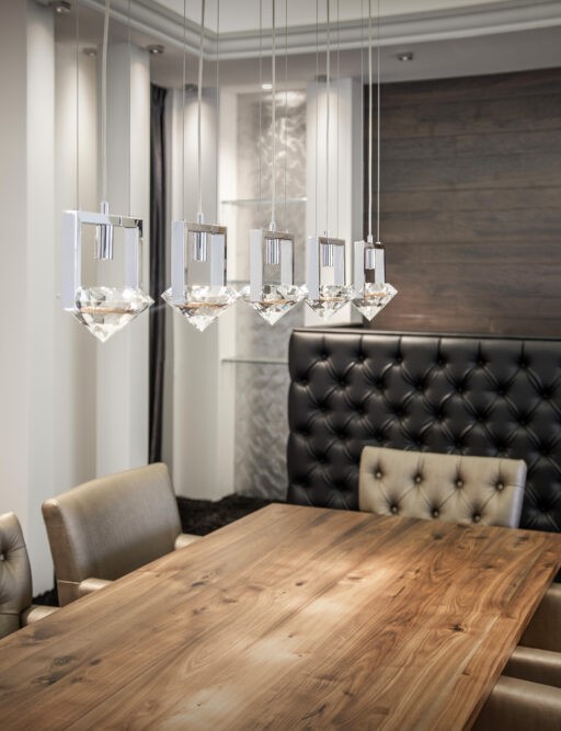 Unique light reflection.