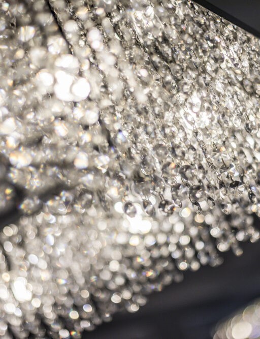 Unique pattern of different crystal lengths.