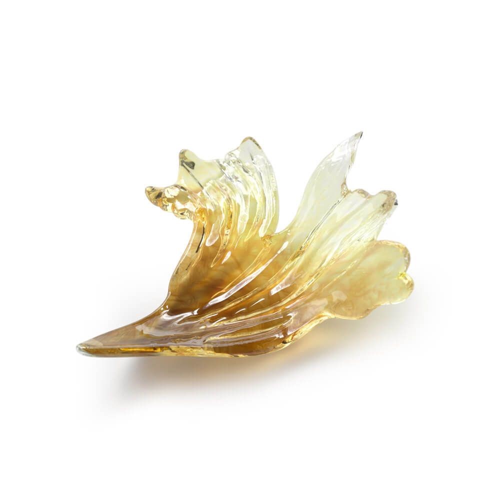 Crystal with light cognac and tabac haze