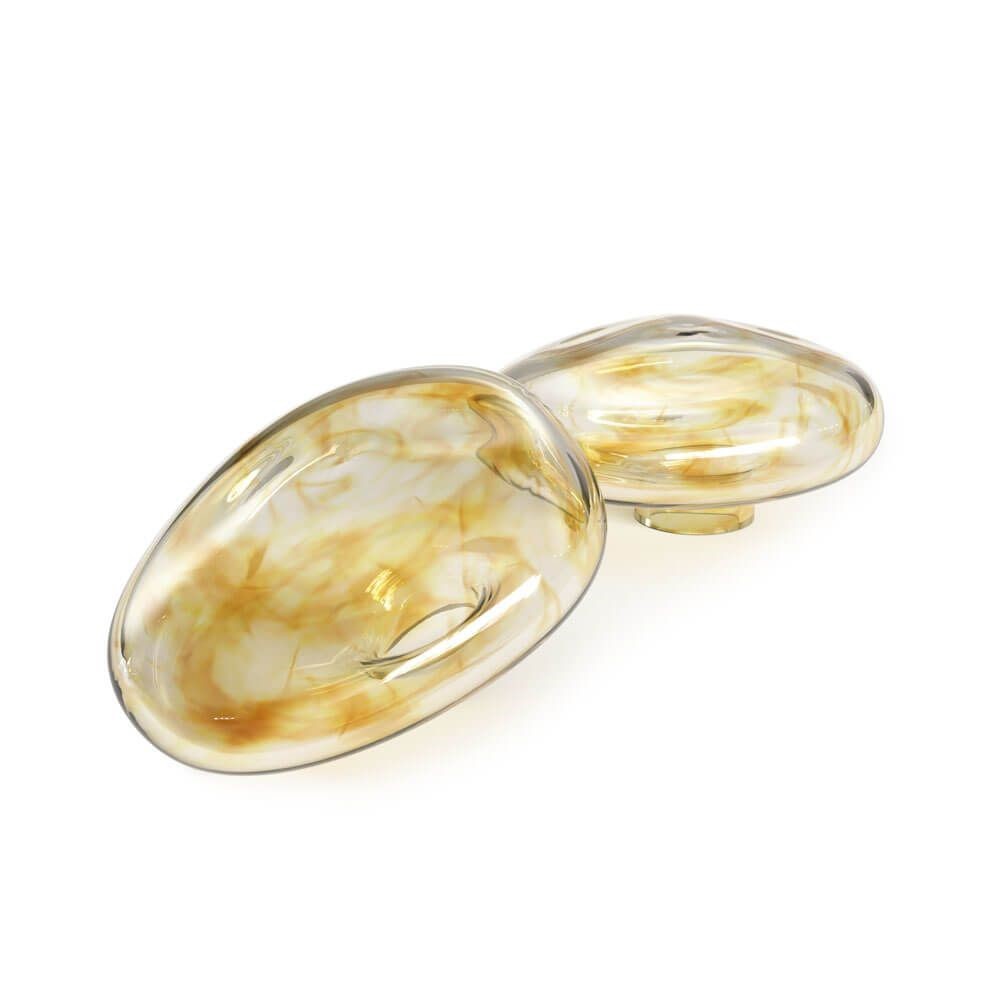 Crystal with amber haze