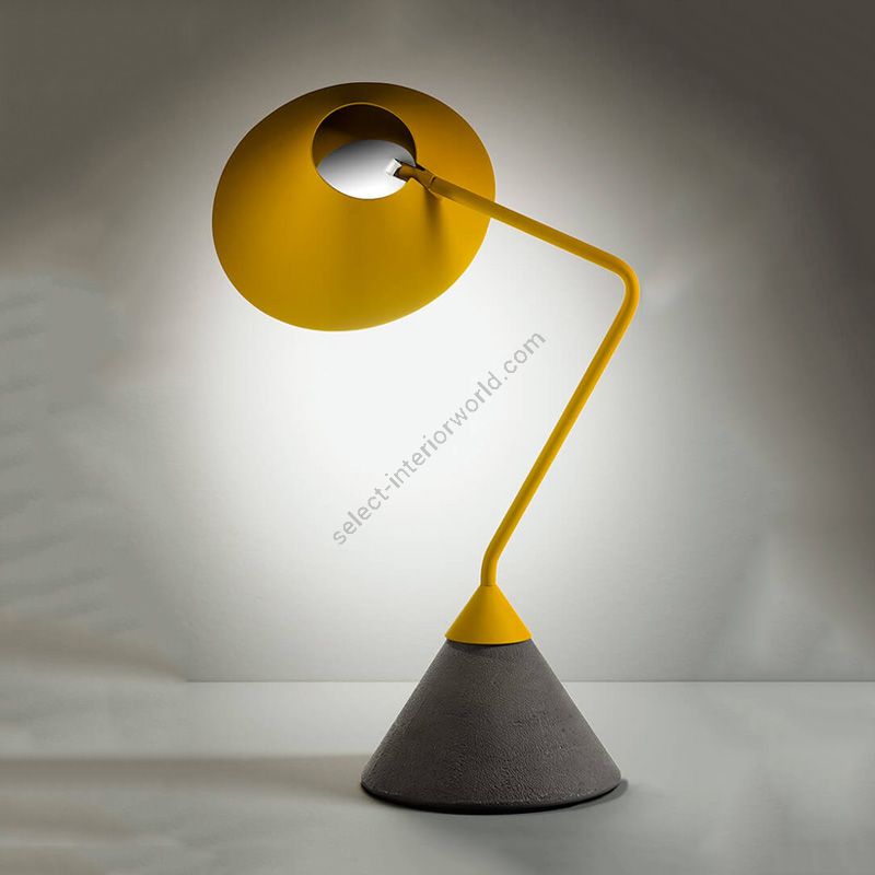 Table lamp / Yellow finish / Concrete, Metal materials