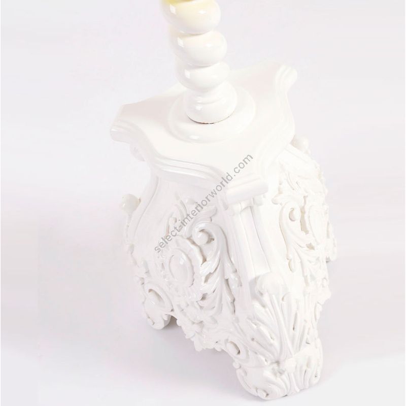 Finish: White lacquer base with a gradual color transition to yellow