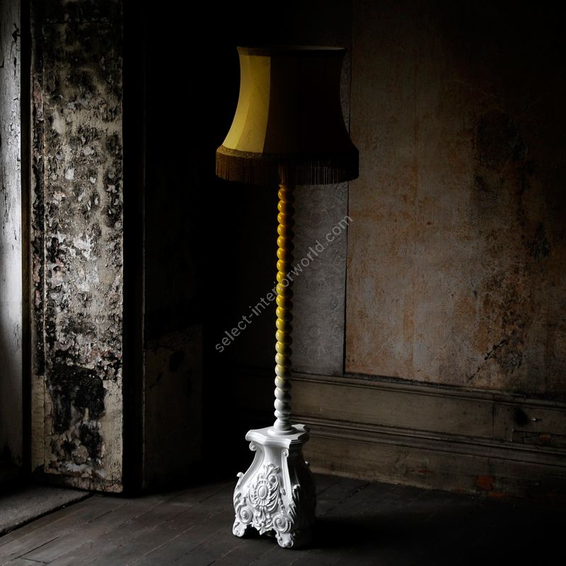 Finish: White lacquer base with a gradual color transition to yellow