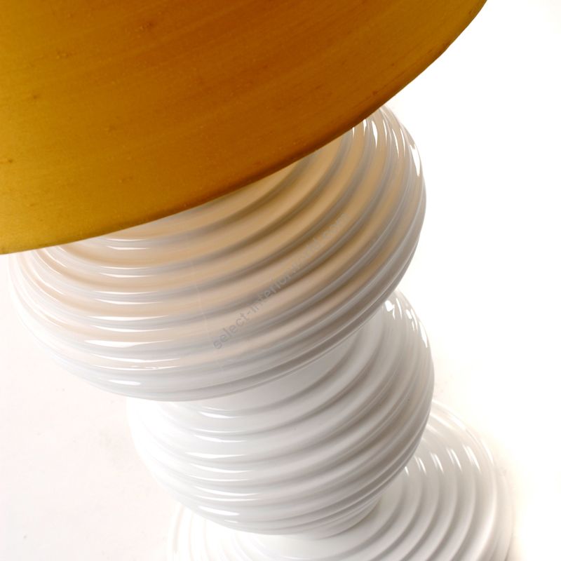 Shade: Sun Dust; Base: white lacquer