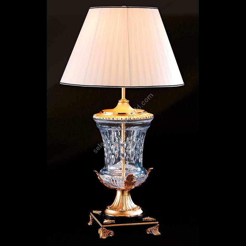 Antique Gold Plated Finish / With white pleated lamp shade