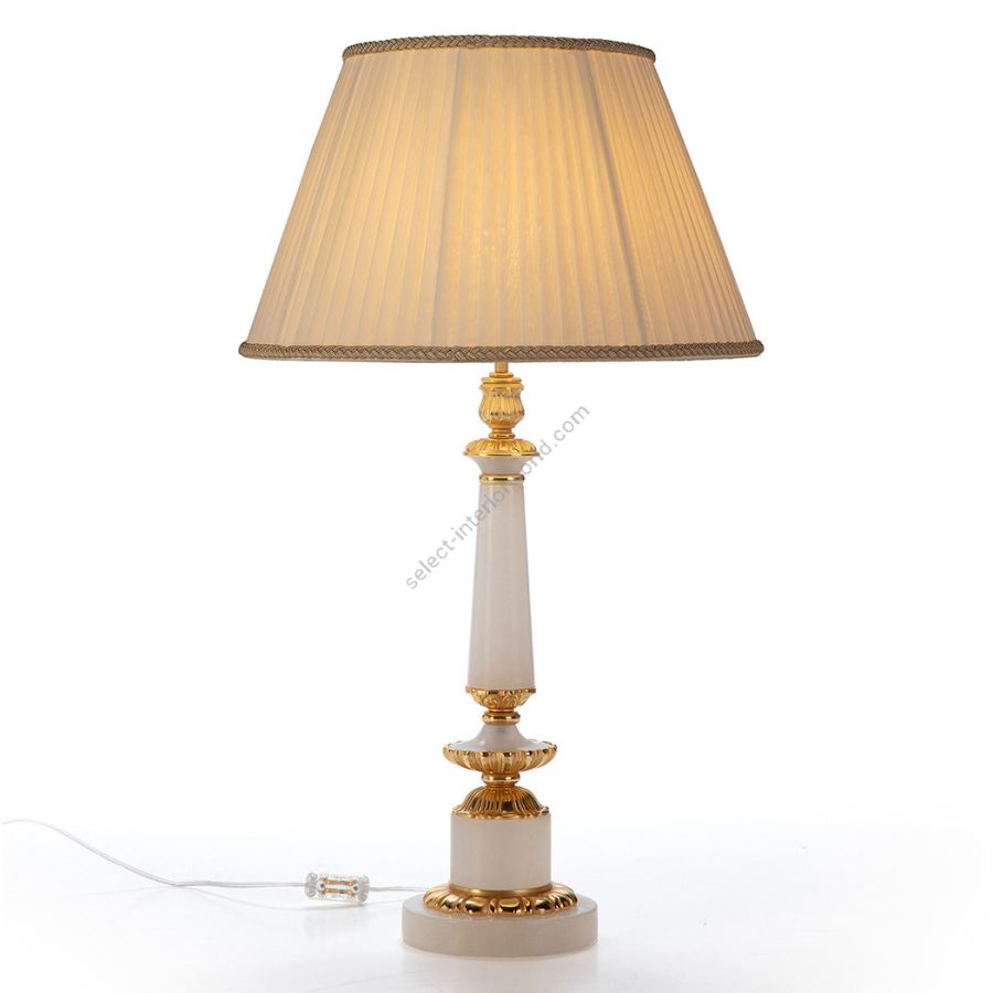 Finish: Antique Gold Plated Type of Lampshade: With Beige Pleated lampshade