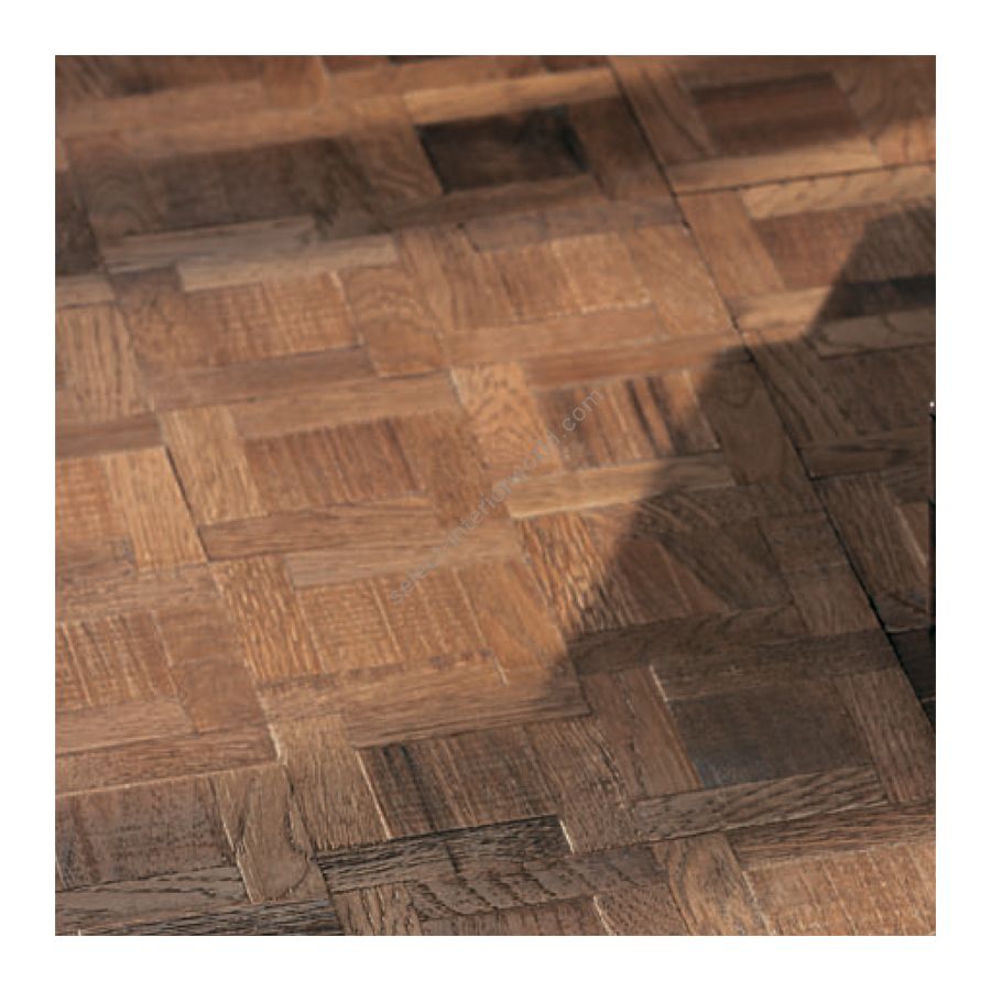 Finish: Walnut / Oak Medium