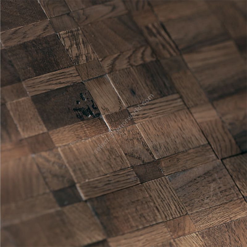 Finish: Walnut / Oak Light