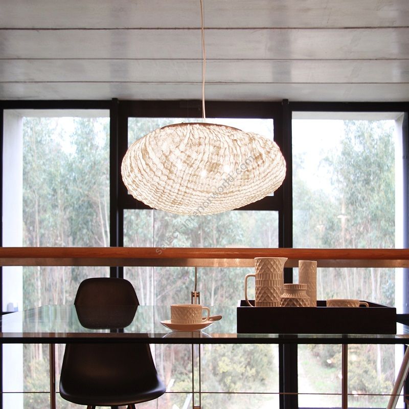 White color finish, cm.: 150 x 92 x 92 / inch.: 59.1" x 36.2 " x 36.2"