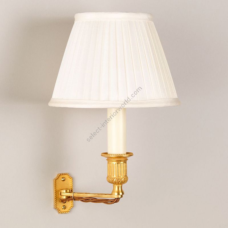 Wall light / Gilt finish / Knife pleat type of lampshade / Cream colour, material silk