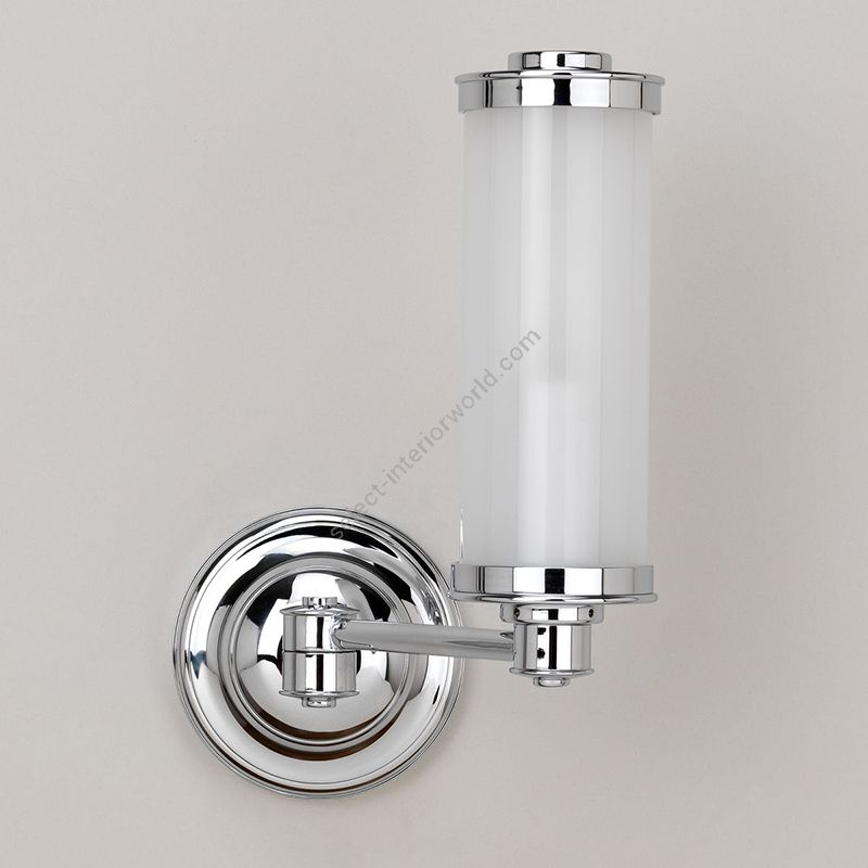 Bathroom wall lamp / Chrome finish / IP44