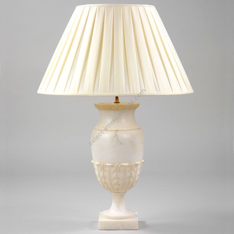 Box pleat type of lampshade / Cream colour, material silk