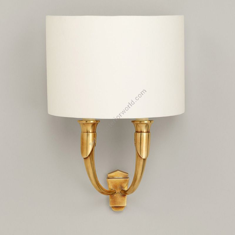 Wall lamp / Finish: Brass / Model: Narrow backplate / Lampshade: Lily colour, material linen