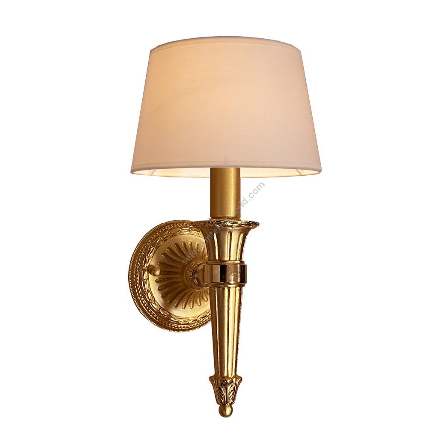 Finish: Antique Gold Plated Type of Lampshade: With Beige Plain lampshade