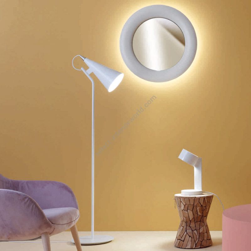 Floor lamp / Pure white color outside