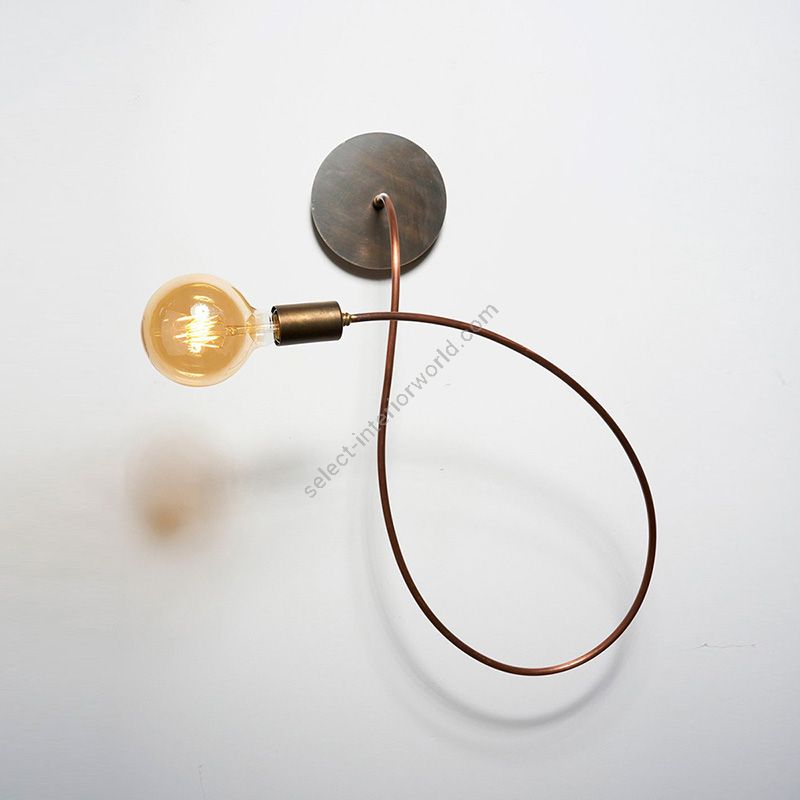 Wall lamp / Adjustable rod / Copper finish