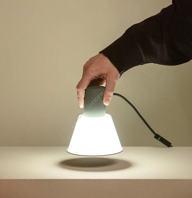 Estiluz / LED Table Lamps / Belt 4147