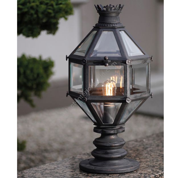 Robers / Outdoor Pedestal Lamp / AL 6892