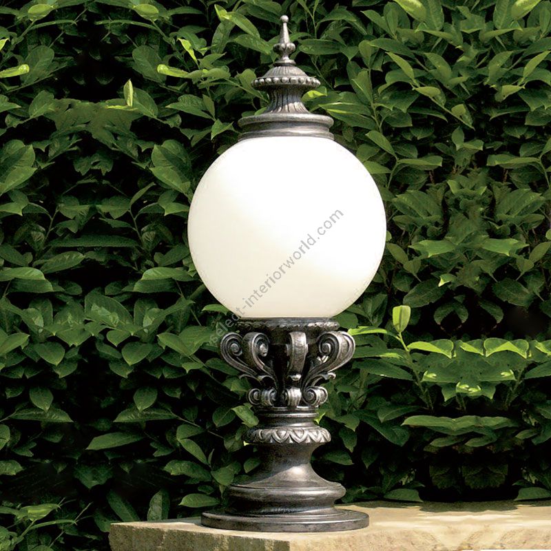 Robers / Outdoor Pedestal Lamp / AL 6664