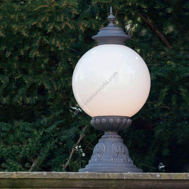 Robers / Outdoor Pedestal Lamp / AL 6863