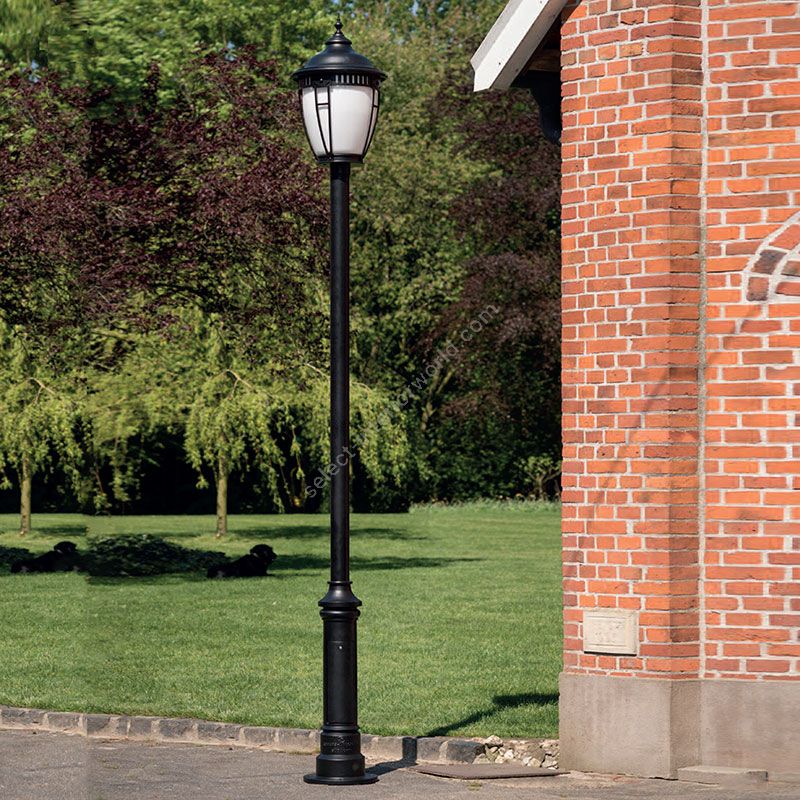 Robers / Outdoor Post Lamp / AL 6866