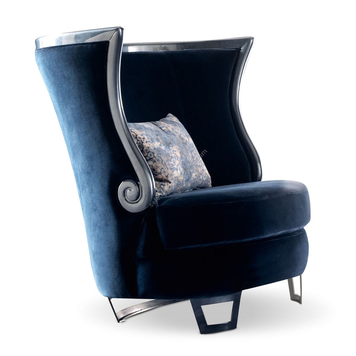 Corte Zari / Armchairs / Gaudi