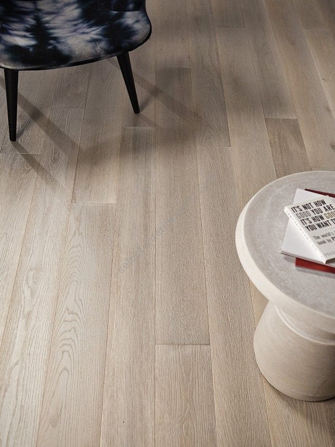 Berti / Diesel Living With Berti / Light parquet Bkleach