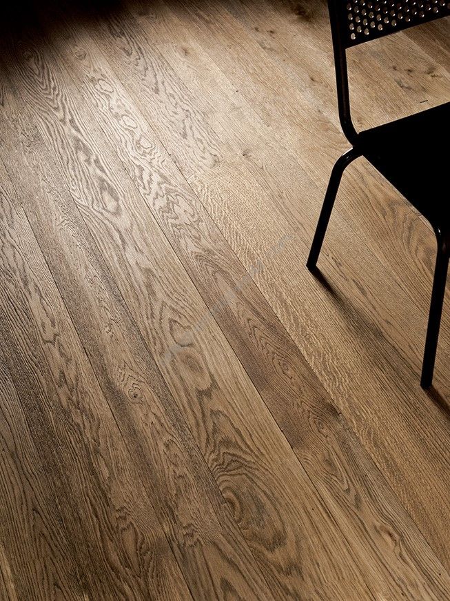 Berti / Diesel Living With Berti / Vein natural oak parquet