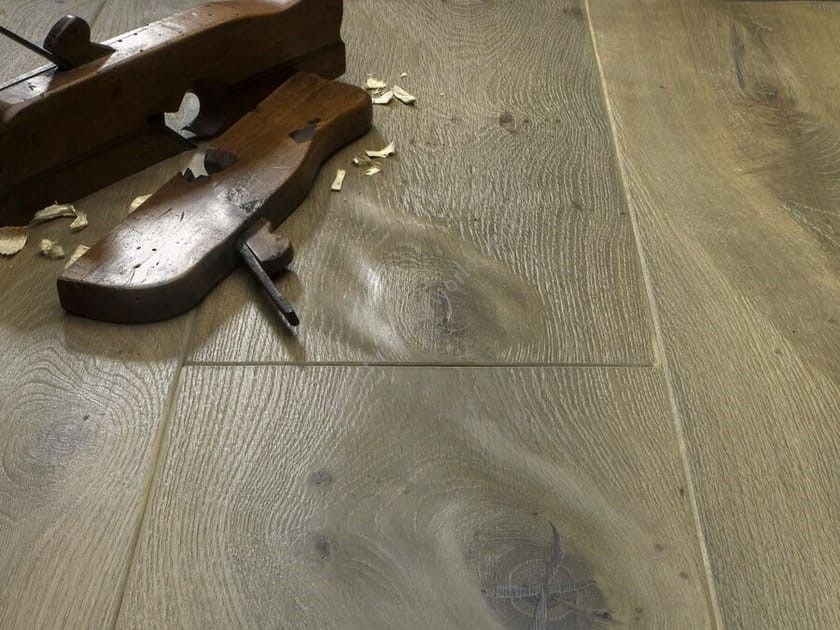 Bassano Parquet / Brushed oak parquet / Sawn and planed Corbezzolo