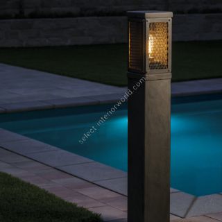Robers / Outdoor Pedestal Lamp / AL 6889