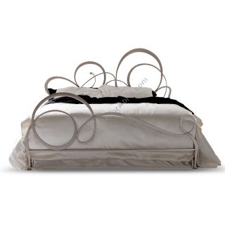 Corte Zari / Panel Beds / Bizet