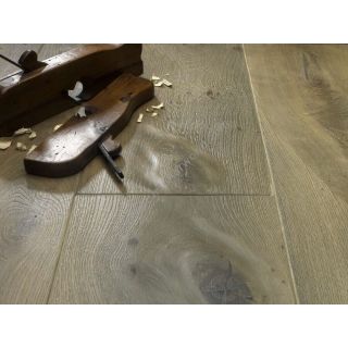 Bassano Parquet / Brushed oak parquet / Sawn and planed Corbezzolo