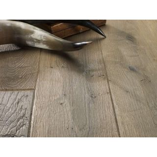Bassano Parquet / Hand scraped oak parquet / Opera Prima Oak Buenos Aires