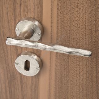 Objet Insolite / Handles / Poignée de porte Liane