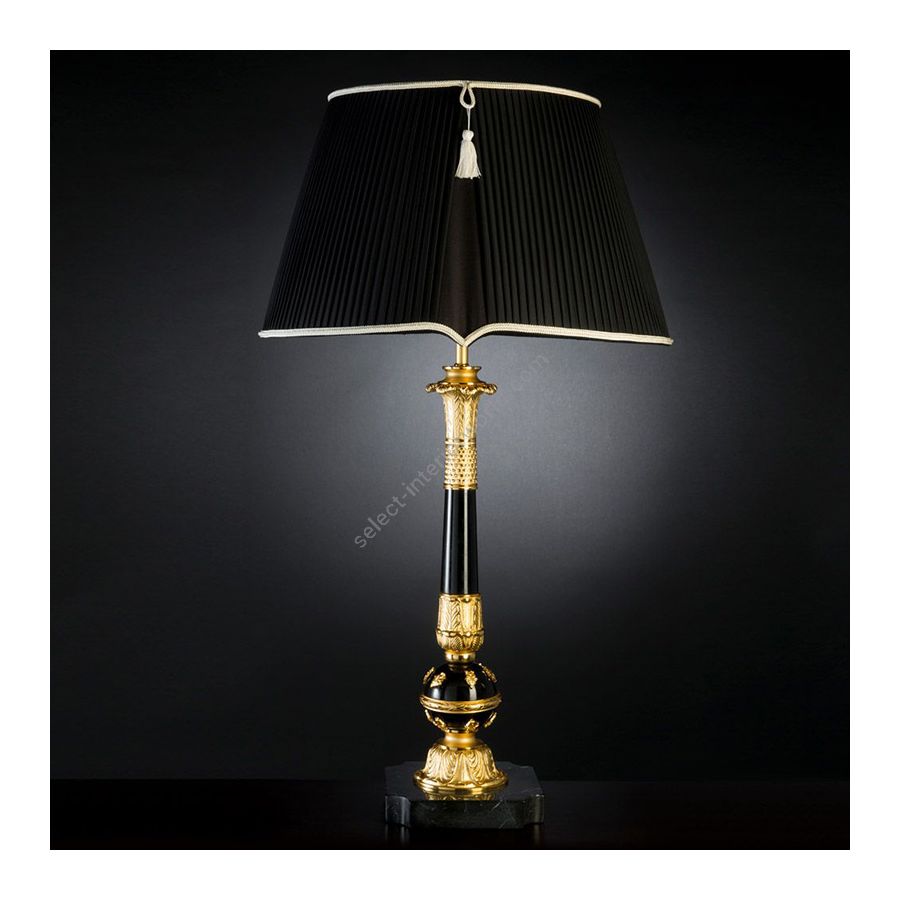 With Black Curb lamp shade