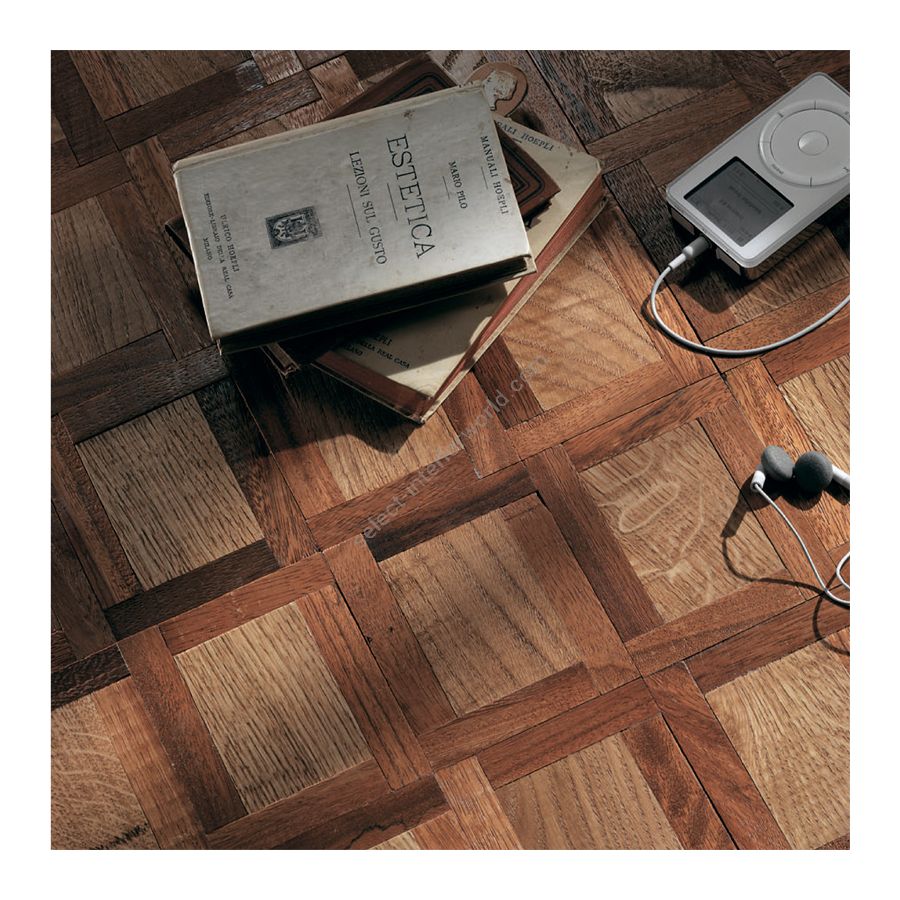 Finish: Oak Medium / Afr Zambia