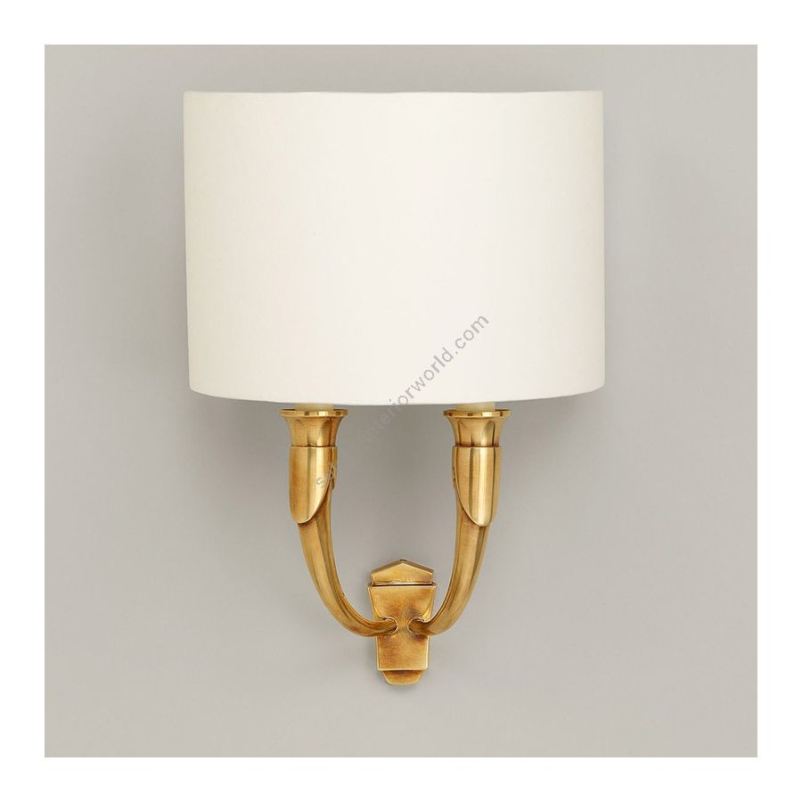 Wall lamp / Finish: Brass / Model: Narrow backplate / Lampshade: Lily colour, material linen