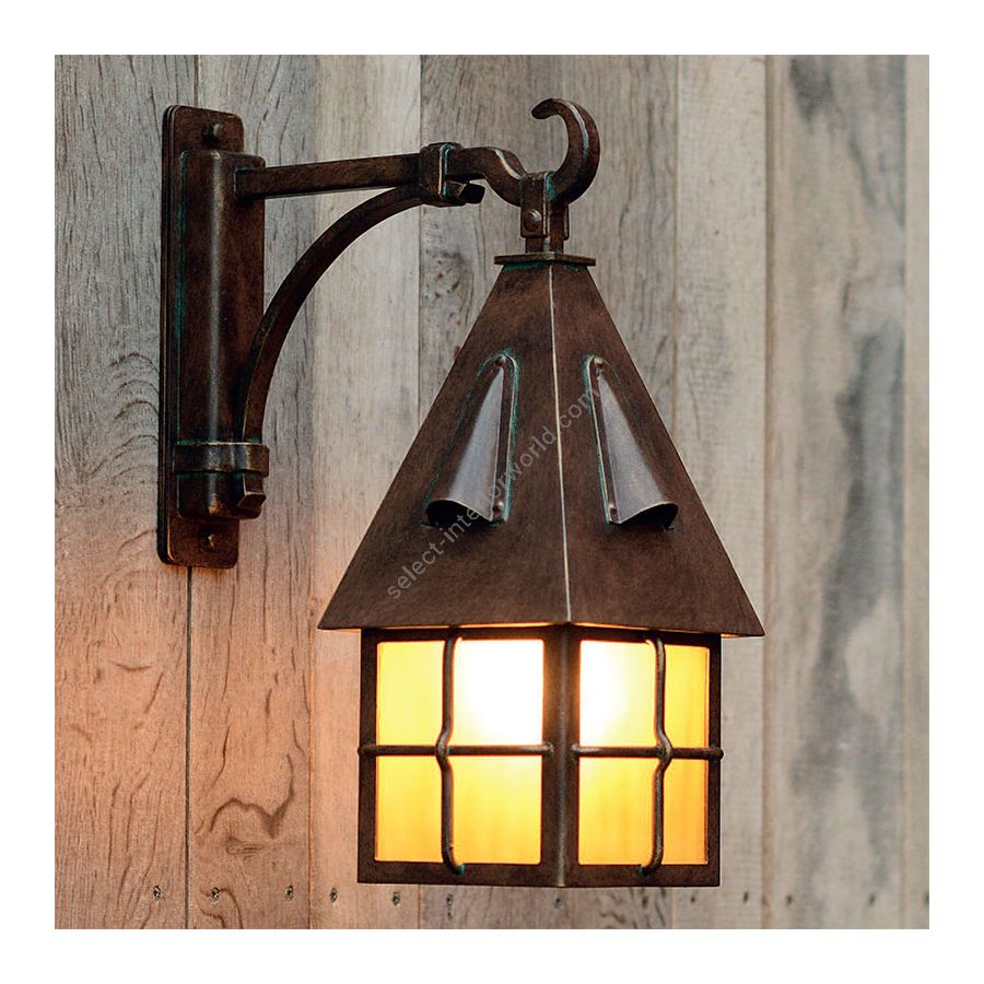 Patina finish (cm.: 53.6 x 21 x 41/ inch.: 21.1" x 8.3" x 16.1")