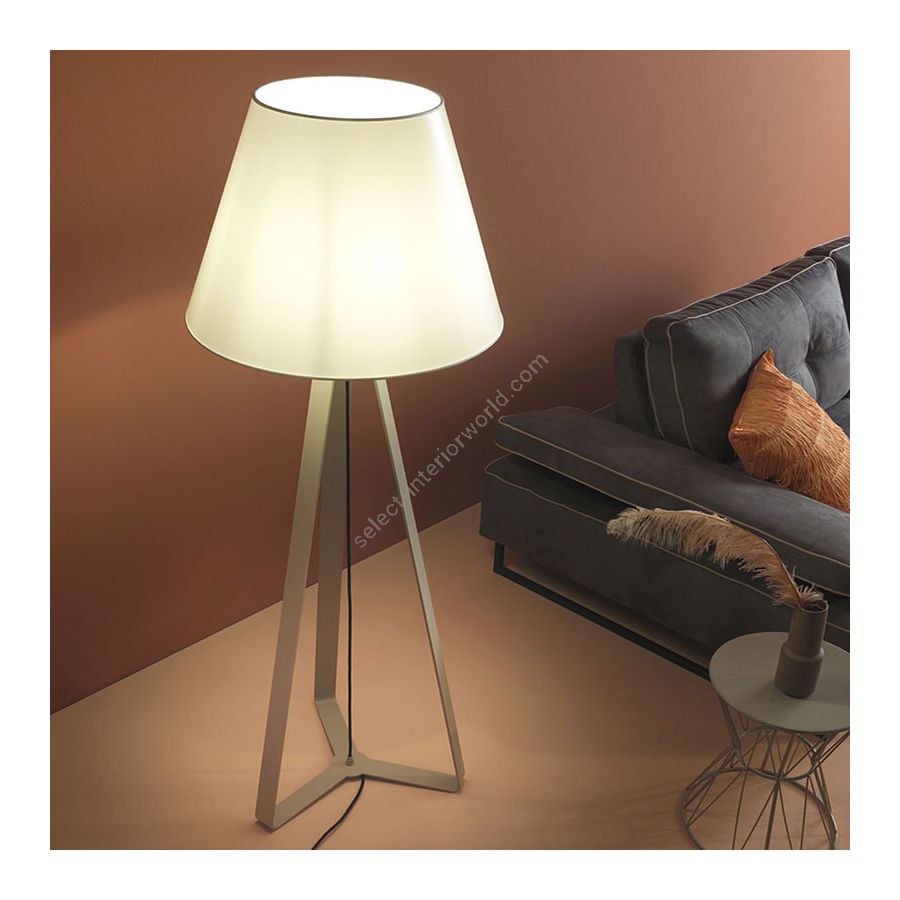 Floor lamp / Methacrylate lampshade / Sahara metal finish