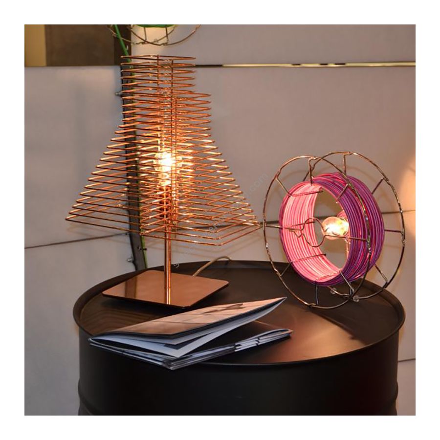 Table lamp / Iron wire thread / Copper finish