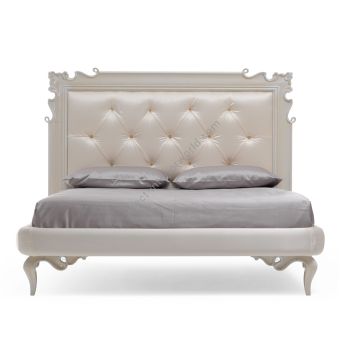 Corte Zari / Panel Beds / Juliette
