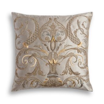 Beaumont & Fletcher / Pillows / Puccini Cushion