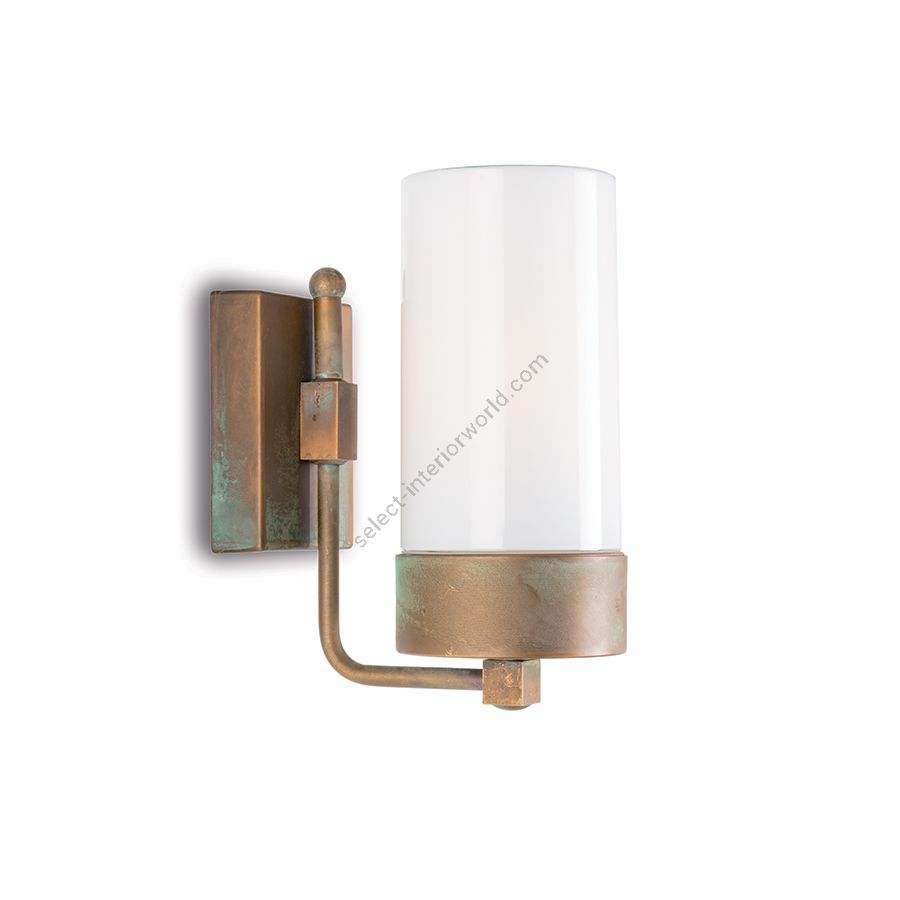 Aged brass finish / Opal glass